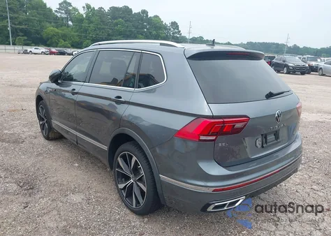 2024 Volkswagen Tiguan 2.0T Sel R-Line z USA, uszkodzony, nr VIN 3VV4B7AX3RM150065